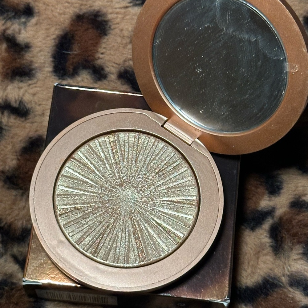 Estée Lauder LE Bronze Goddess Heat Wave Highlighter